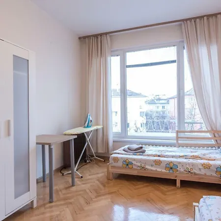 Terrace View 2-bdr | Top Center - Ndk
